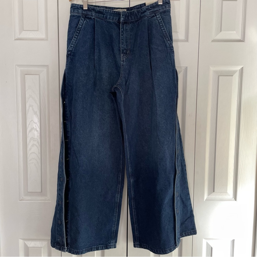 We the free high rise time warp wide leg Jean size 28/29